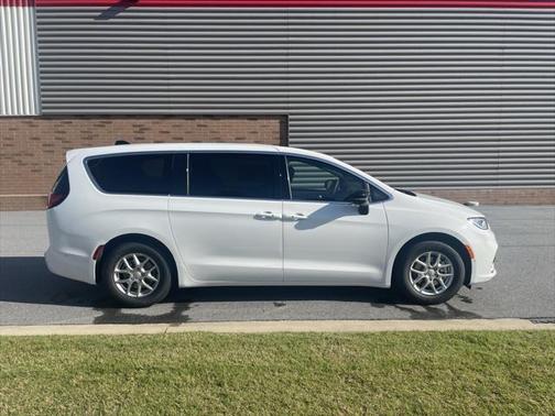 2025 Chrysler Pacifica L