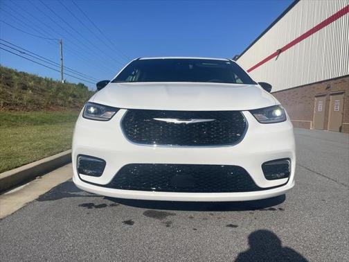2025 Chrysler Pacifica L