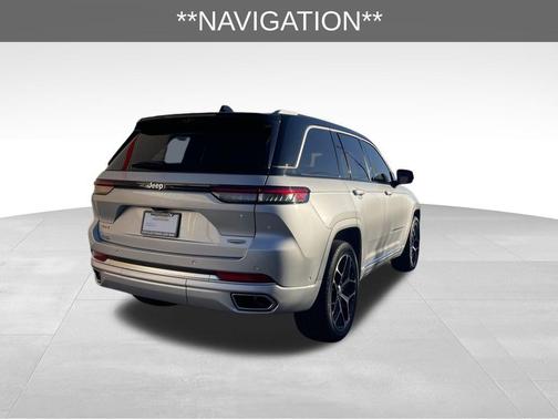 2023 Jeep Grand Cherokee Summit