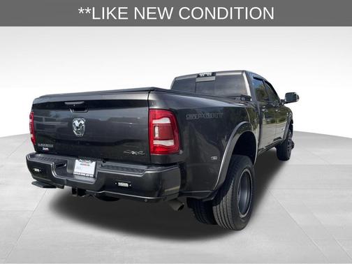 2020 RAM 3500 Laramie Crew Cab 4x4 8' Box