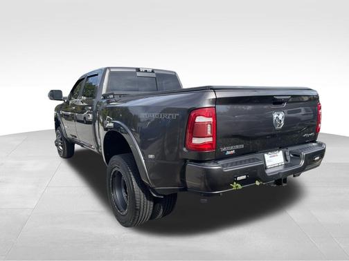 2020 RAM 3500 Laramie Crew Cab 4x4 8' Box