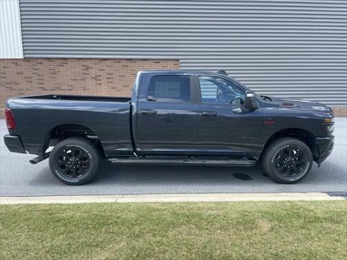 2025 RAM 2500 Big Horn Crew Cab 4x4 6'4' Box