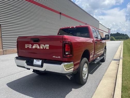 2025 RAM 2500 Tradesman Crew Cab 4x4 6'4' Box