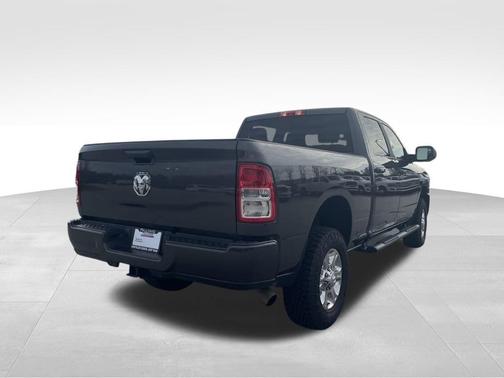 2022 RAM 2500 Big Horn Crew Cab 4x4 6'4' Box