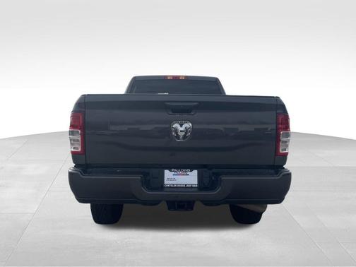 2022 RAM 2500 Big Horn Crew Cab 4x4 6'4' Box