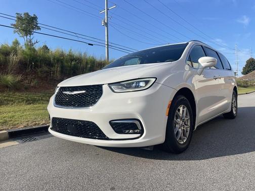 2022 Chrysler Pacifica Touring