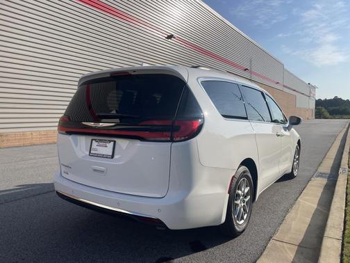 2022 Chrysler Pacifica Touring