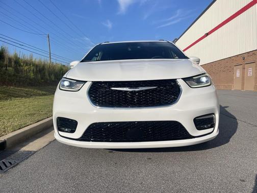2022 Chrysler Pacifica Touring
