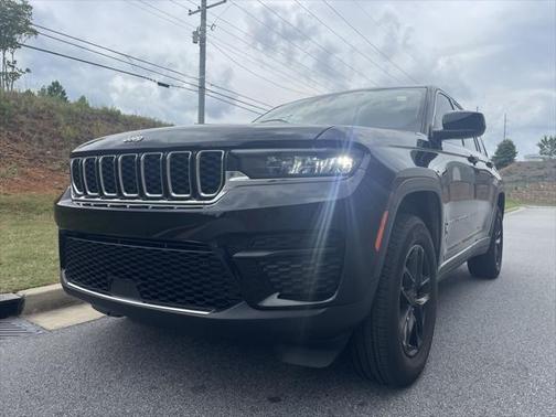 2023 Jeep Grand Cherokee Laredo