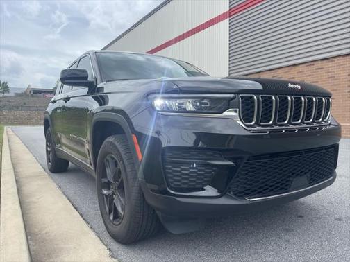 2023 Jeep Grand Cherokee Laredo