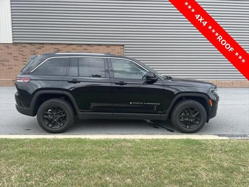 2023 Jeep Grand Cherokee Laredo