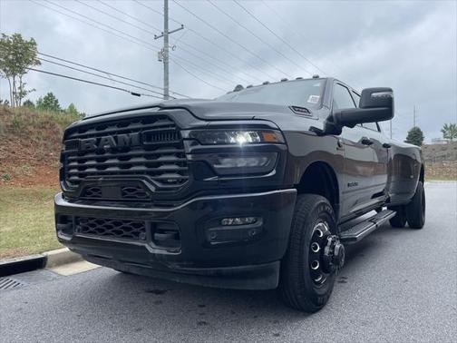 2025 RAM 3500 Big Horn Crew Cab 4x4 8' Box