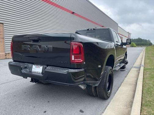 2025 RAM 3500 Big Horn Crew Cab 4x4 8' Box