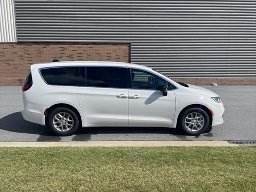 2025 Chrysler Pacifica L