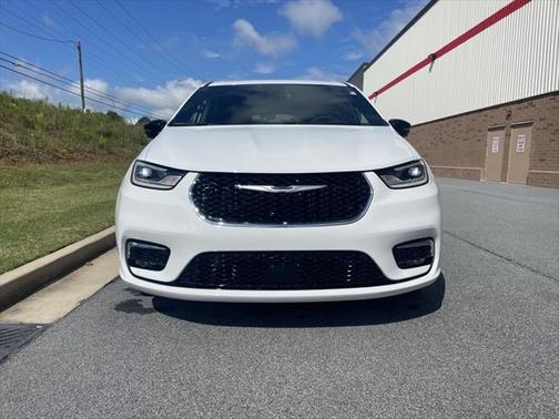 2025 Chrysler Pacifica L