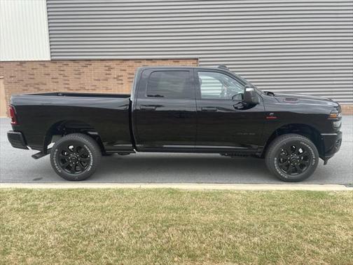 2025 RAM 2500 Big Horn Crew Cab 4x4 6'4' Box