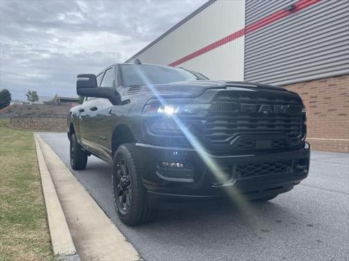 2025 RAM 2500 Big Horn Crew Cab 4x4 6'4' Box