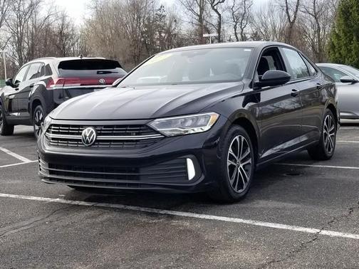 Deep Black Pearl Effect 2022 Volkswagen Jetta 1.5T Sport