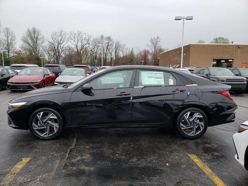 2025 Hyundai ELANTRA HEV Limited
