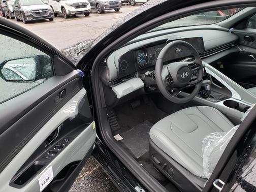 2025 Hyundai ELANTRA HEV Limited