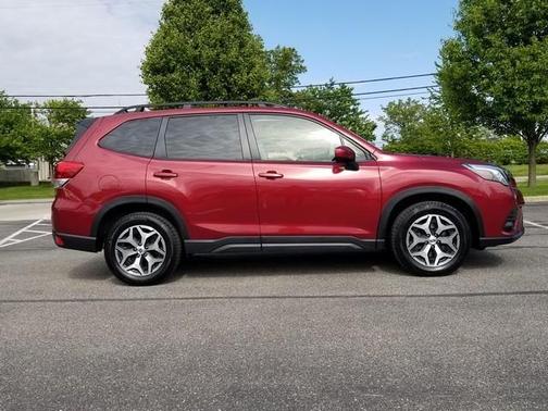 Crimson Red Pearl 2024 Subaru Forester Premium