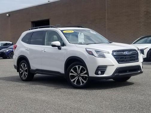 Crystal White Pearl 2023 Subaru Forester Limited