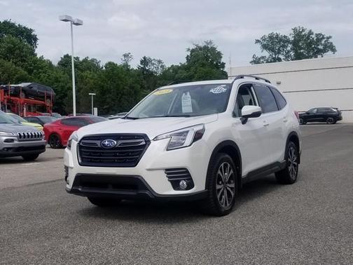 Crystal White Pearl 2023 Subaru Forester Limited