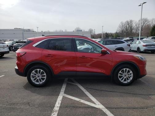 Red 2020 Ford Escape SE