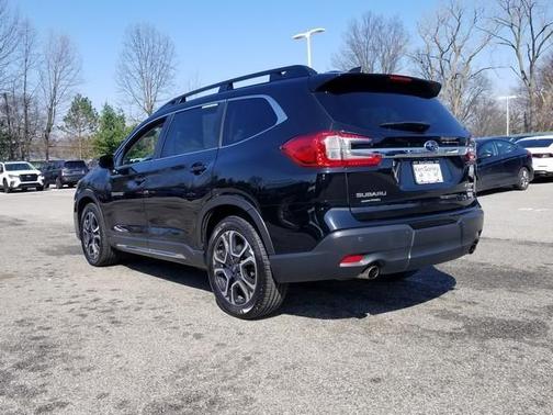 Crystal Black Silica 2023 Subaru Ascent Limited 8-Passenger