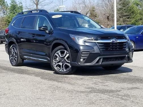Crystal Black Silica 2023 Subaru Ascent Limited 8-Passenger