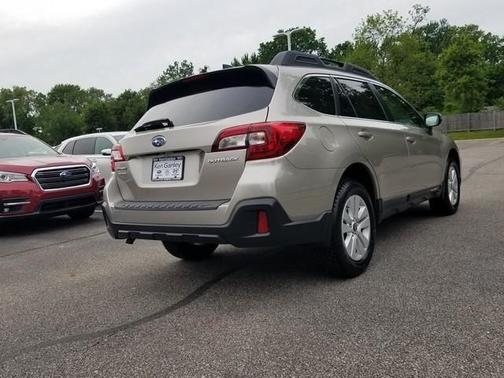 Tungsten Metallic 2018 Subaru Outback 2.5i Premium
