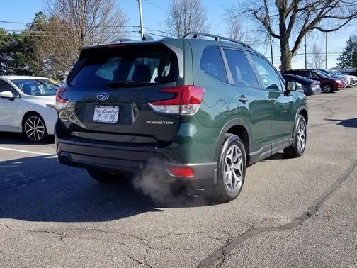 Cascade Green Silica 2023 Subaru Forester Premium