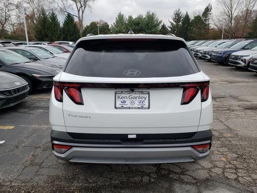 White Pearl 2026 Hyundai TUCSON SEL