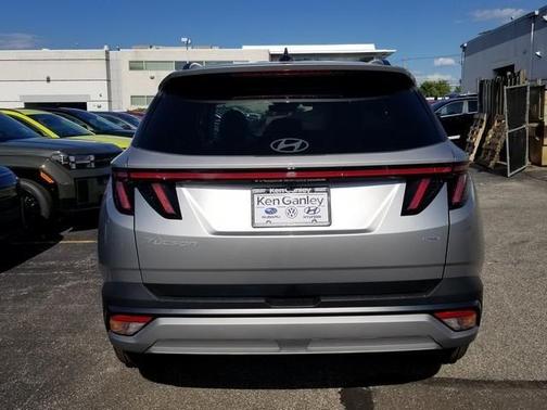 Shimmering Silver 2026 Hyundai TUCSON SEL Premium
