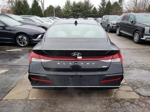 2025 Hyundai ELANTRA HEV Limited