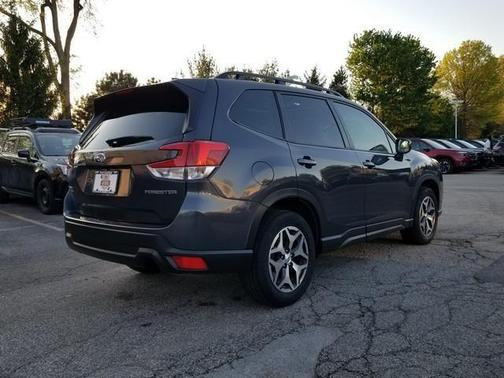 Magnetite Gray Metallic 2023 Subaru Forester Premium