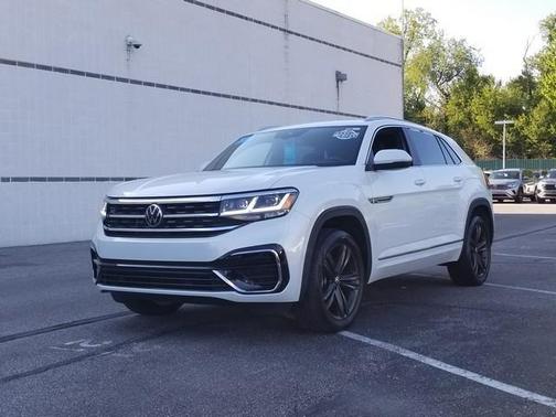 Oryx White Pearl Effect 2022 Volkswagen Atlas Cross Sport 3.6L V6 SEL R-Line