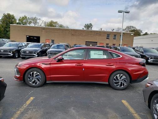 2026 Hyundai SONATA Hybrid Blue