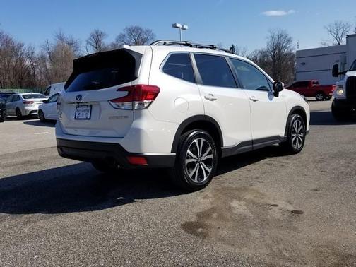 Crystal White Pearl 2023 Subaru Forester Limited
