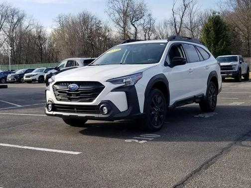 Crystal White Pearl 2023 Subaru Outback Onyx Edition