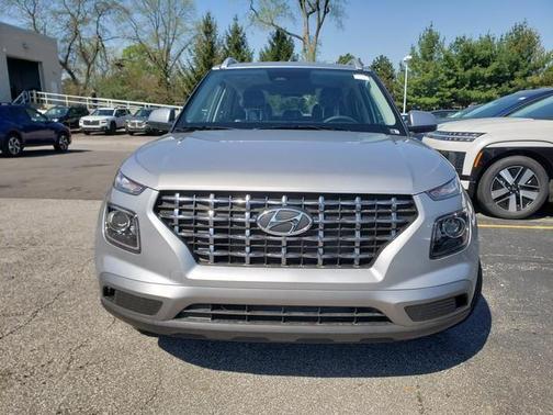 Shimmering Silver 2026 Hyundai VENUE SEL