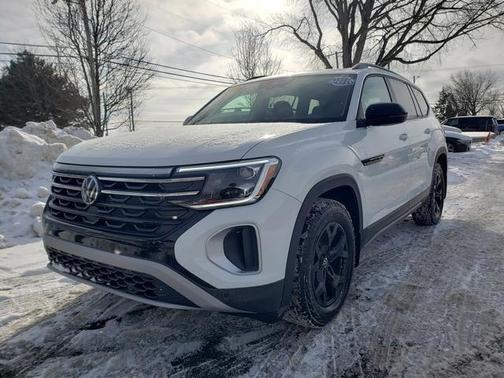 2024 Volkswagen Atlas 2.0T Peak Edition SE w/Technology
