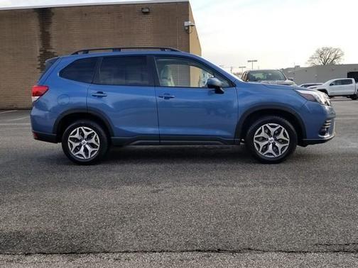 2024 Subaru Forester Premium