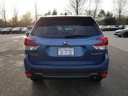 2024 Subaru Forester Premium