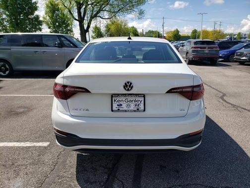 Opal White Pearl Effect 2023 Volkswagen Jetta 1.5T SE