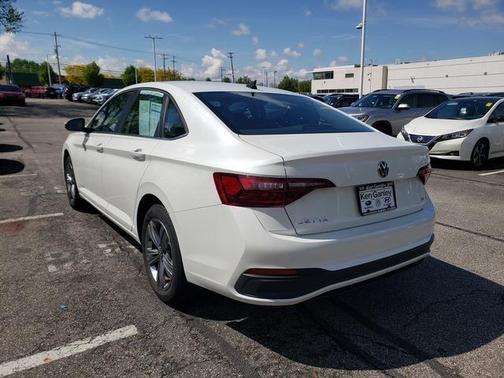 Opal White Pearl Effect 2023 Volkswagen Jetta 1.5T SE