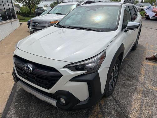 Crystal White Pearl 2023 Subaru Outback Touring