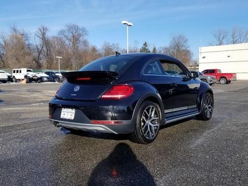 2018 Volkswagen Beetle 2.0T Dune