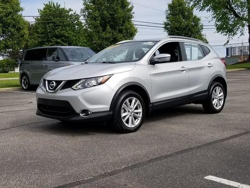 Brilliant Silver 2017 Nissan Rogue Sport SV