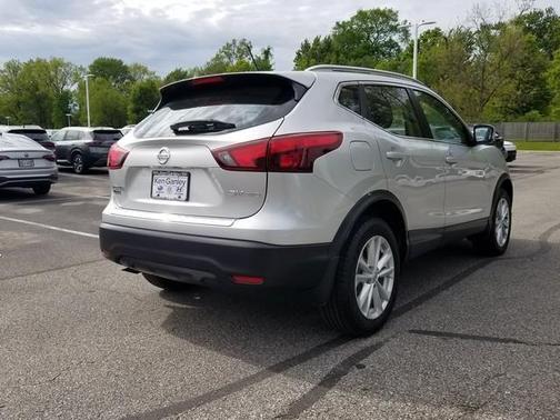 Brilliant Silver 2017 Nissan Rogue Sport SV